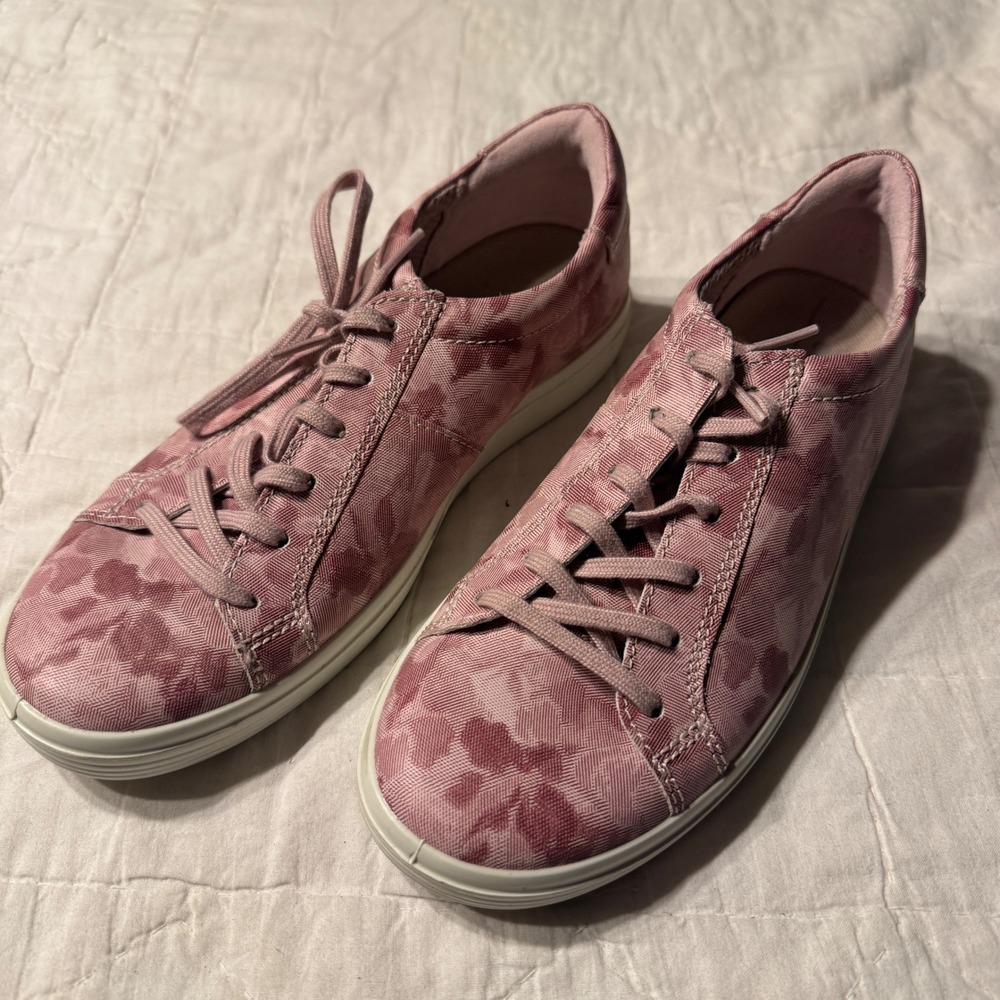 ECCO Soft 7 Womens Rose Floral Textile Low Top Sneakers Size 38 US 7-7.5